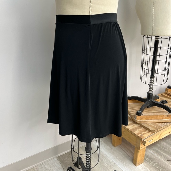Black pull-on skirt 1X - Picture 5 of 6
